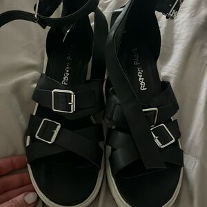 Dirty laundry sandals size 9. Great condition